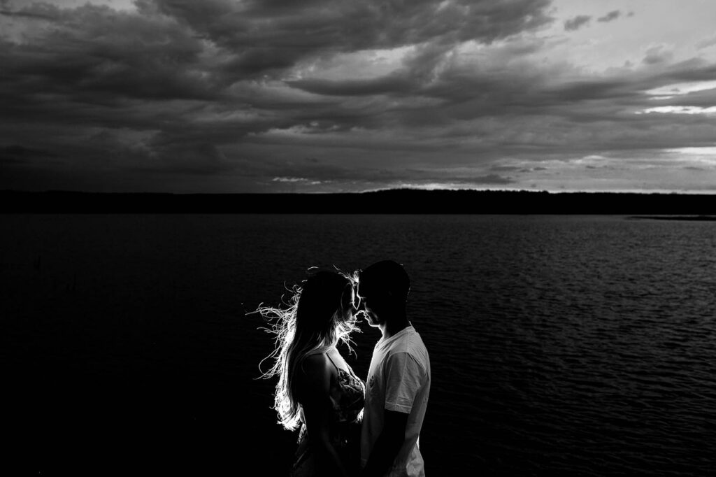 couple, silhouette, beach-1868557.jpg